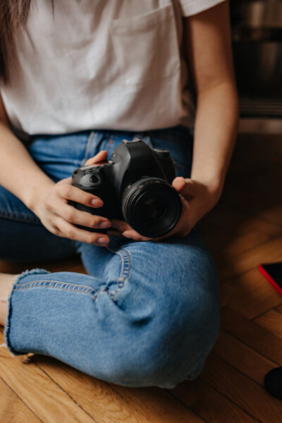 La importancia de la edición y el postprocesado en fotografía y cómo utilizar herramientas como Lightroom y Photoshop para mejorar tus fotos.